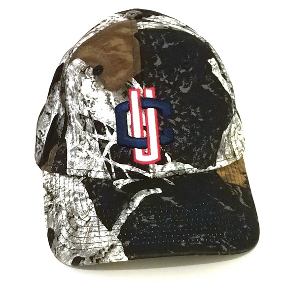 UCONN Huskies Embroidered Mothwing Camo Hat Cap - Picture 1 of 8